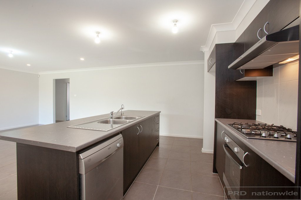42 Sandpiper Circuit ABERGLASSLYN 4