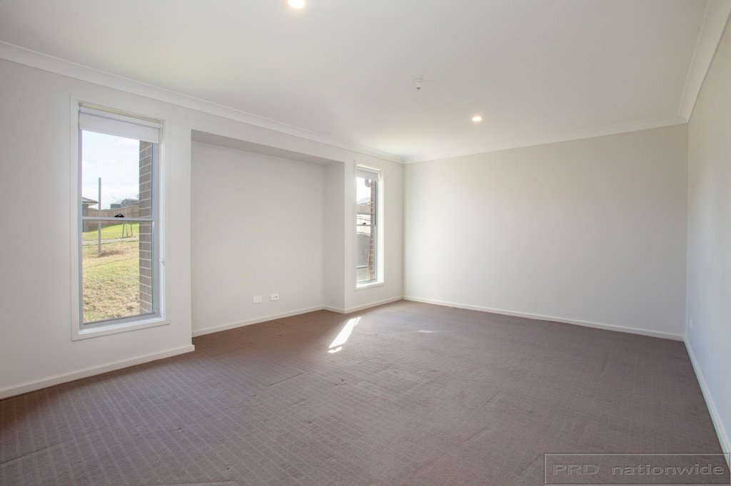 42 Sandpiper Circuit ABERGLASSLYN 7