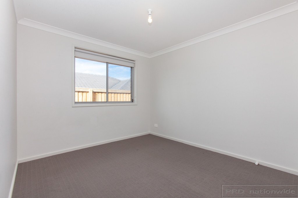 42 Sandpiper Circuit ABERGLASSLYN 9