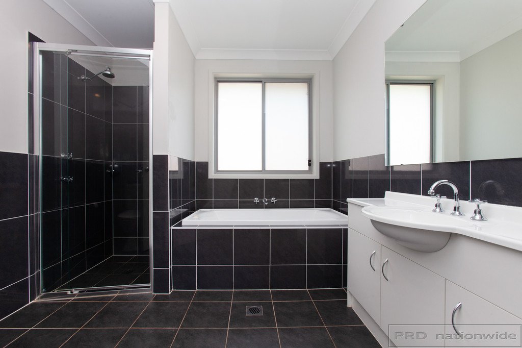 42 Sandpiper Circuit ABERGLASSLYN 14