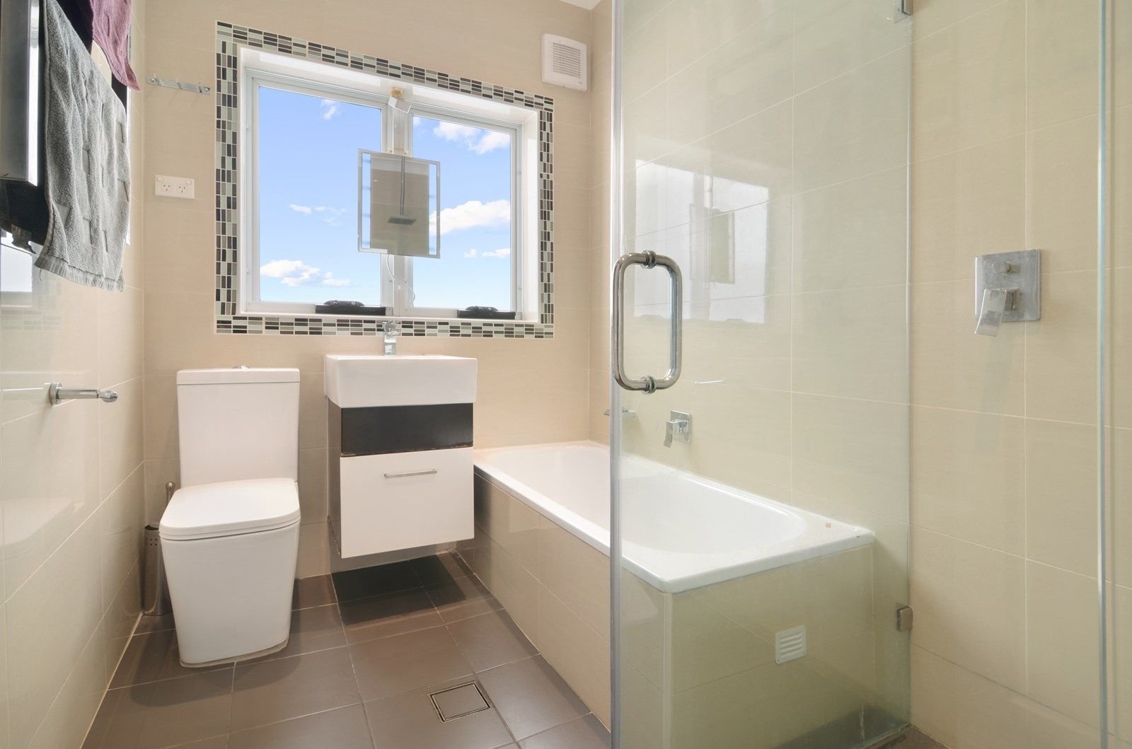 42 Sandringham Street SANS SOUCI 5