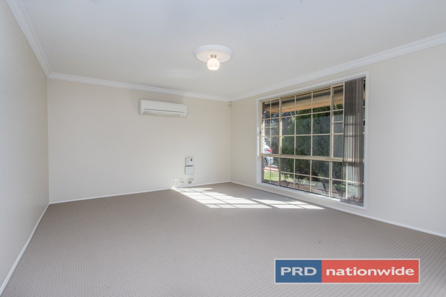 42 Sherwood Circuit PENRITH 8