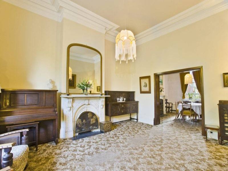 Gallery: 42 St Vincent Place North