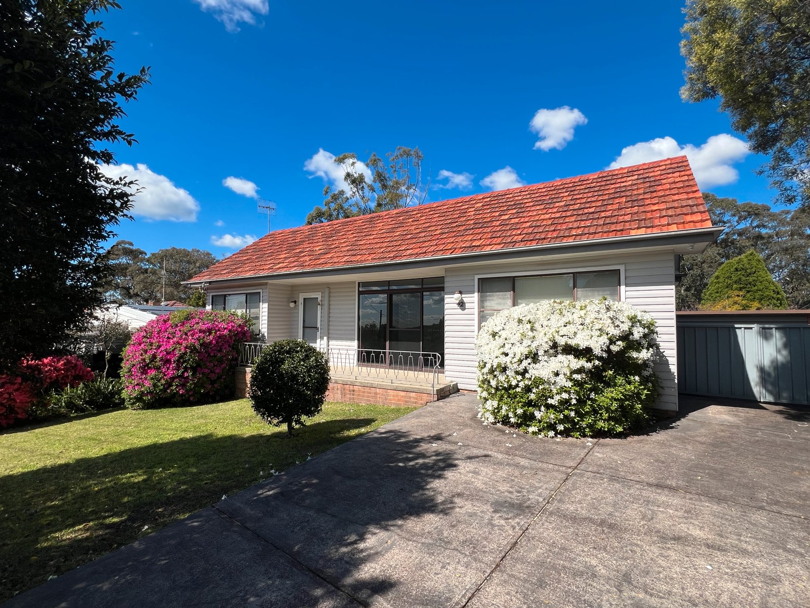 42 Stuart St  Kotara South 1