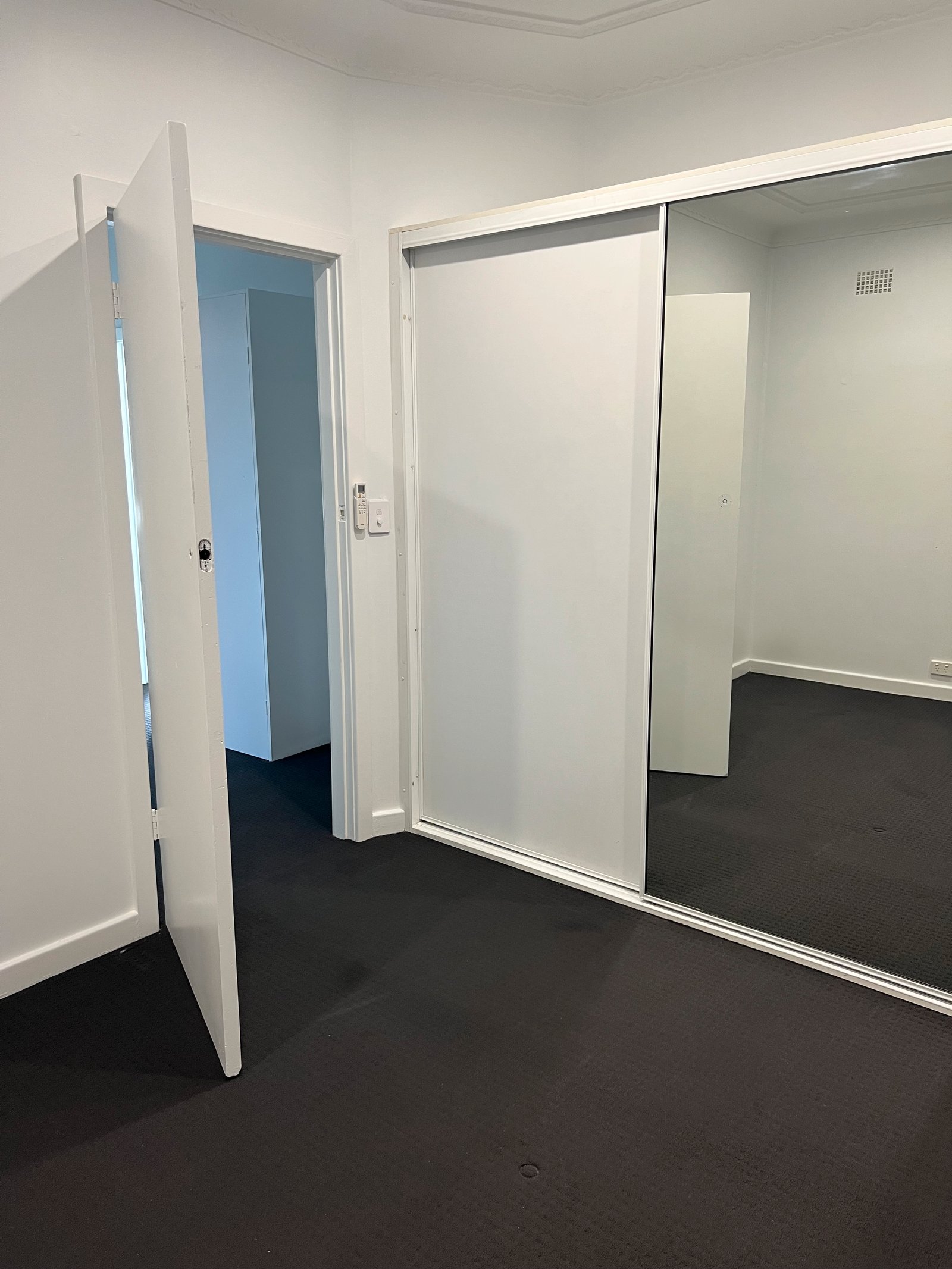 42 Stuart St  Kotara South 11