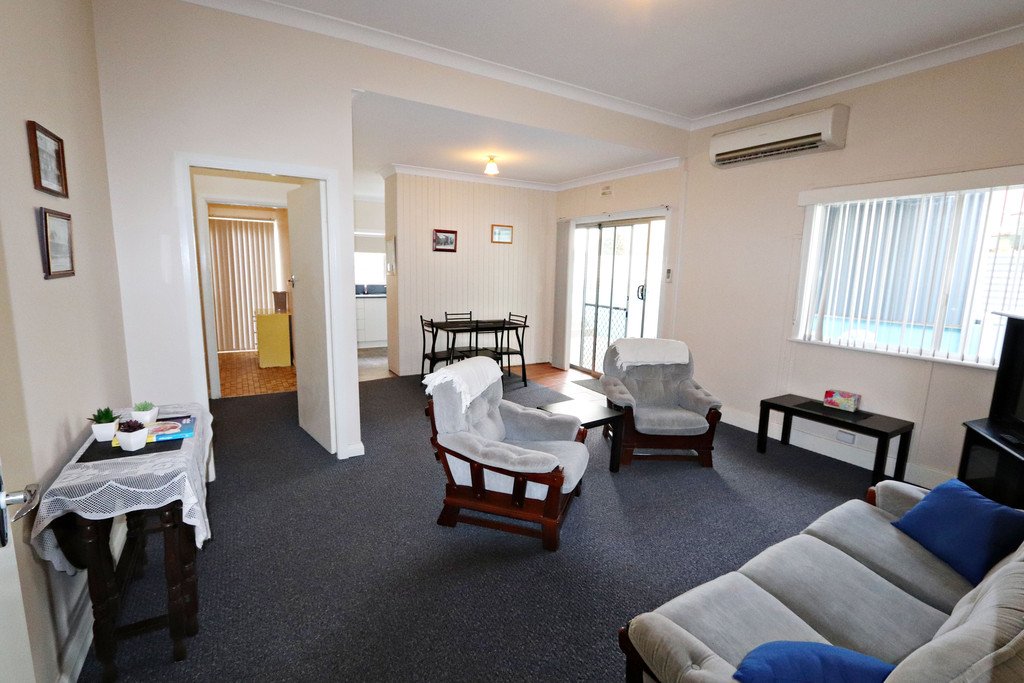 42 The Parade TUMBARUMBA 1