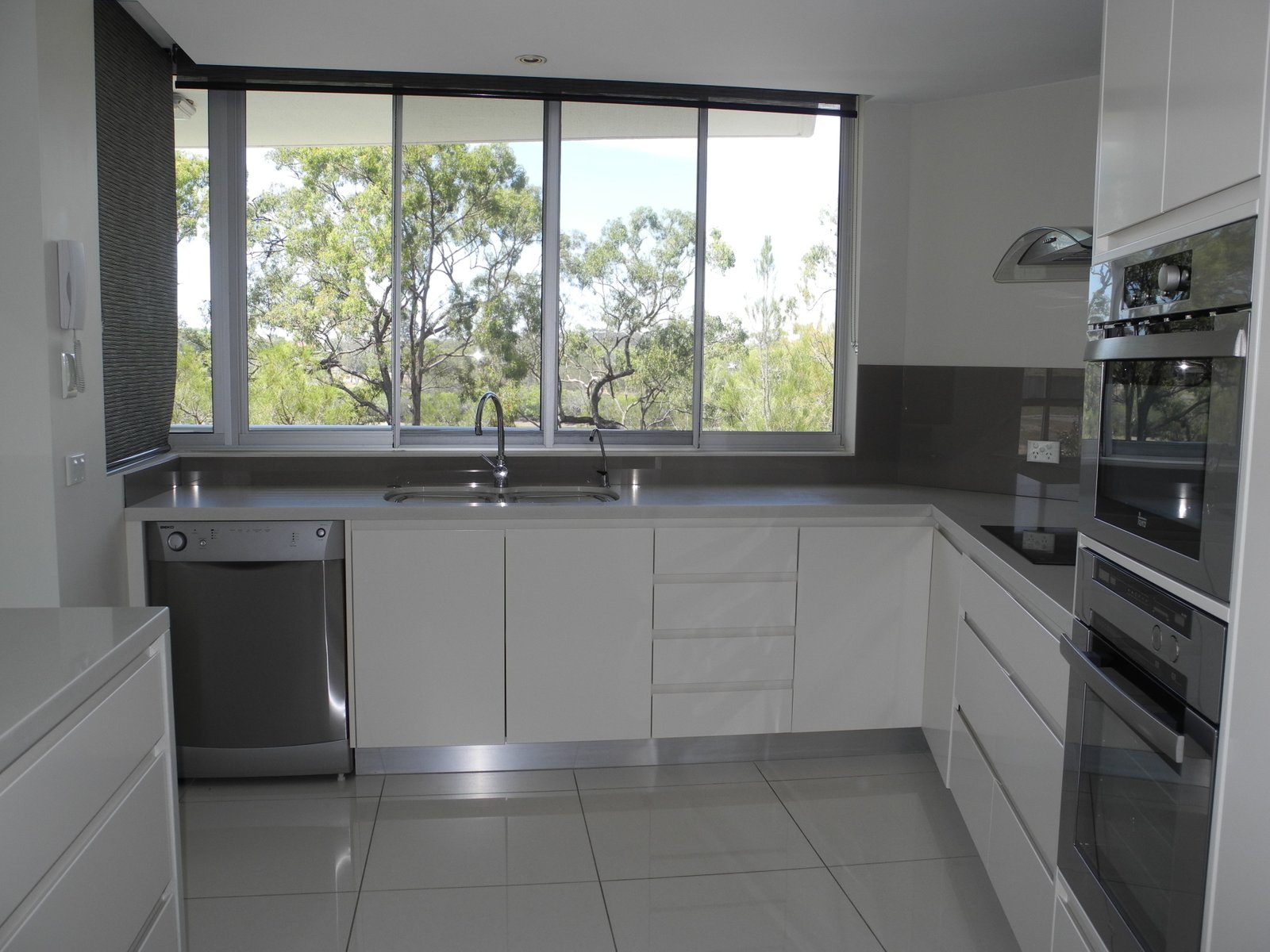 4/2 The Promenade BOYNE ISLAND 8