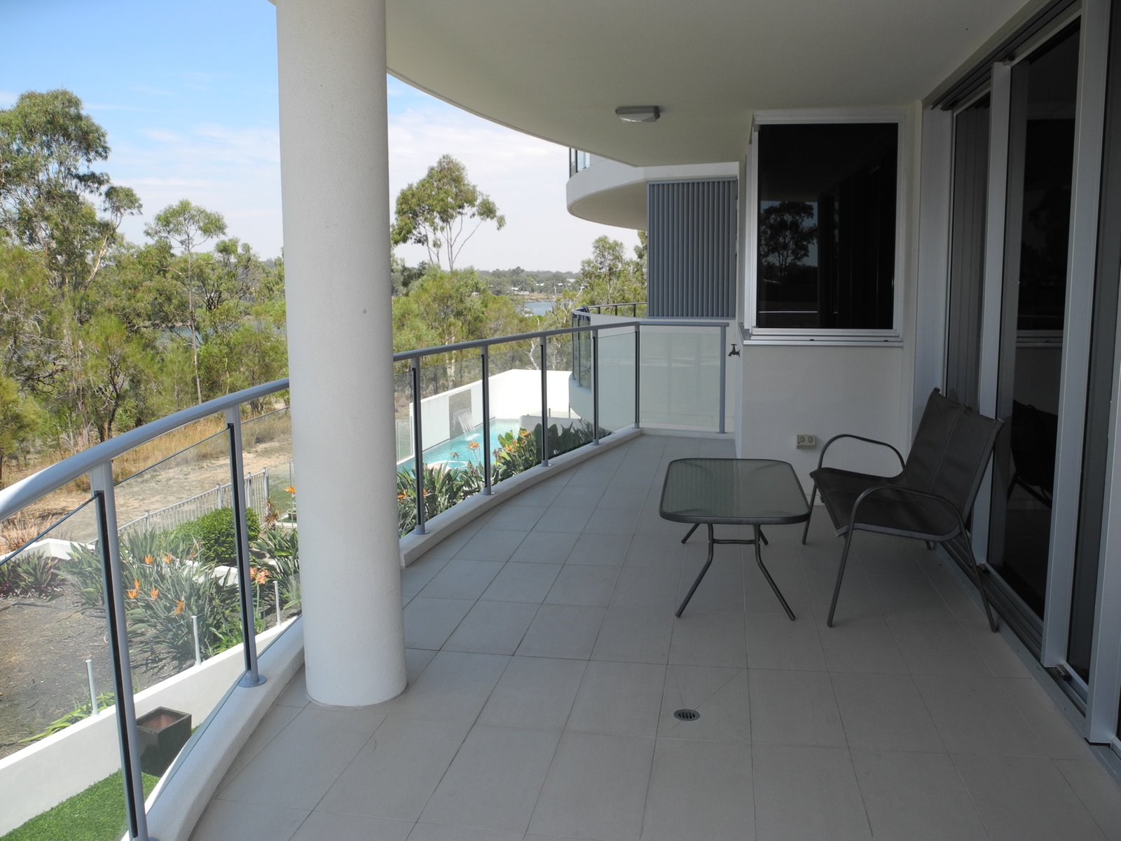 4/2 The Promenade BOYNE ISLAND 9
