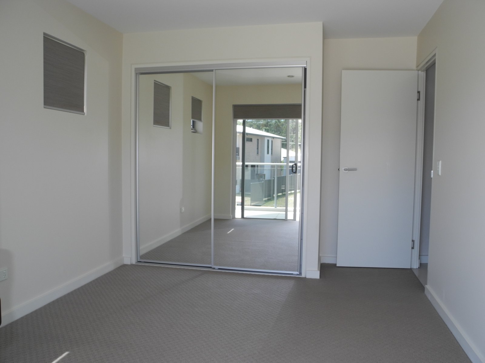 4/2 The Promenade BOYNE ISLAND 14