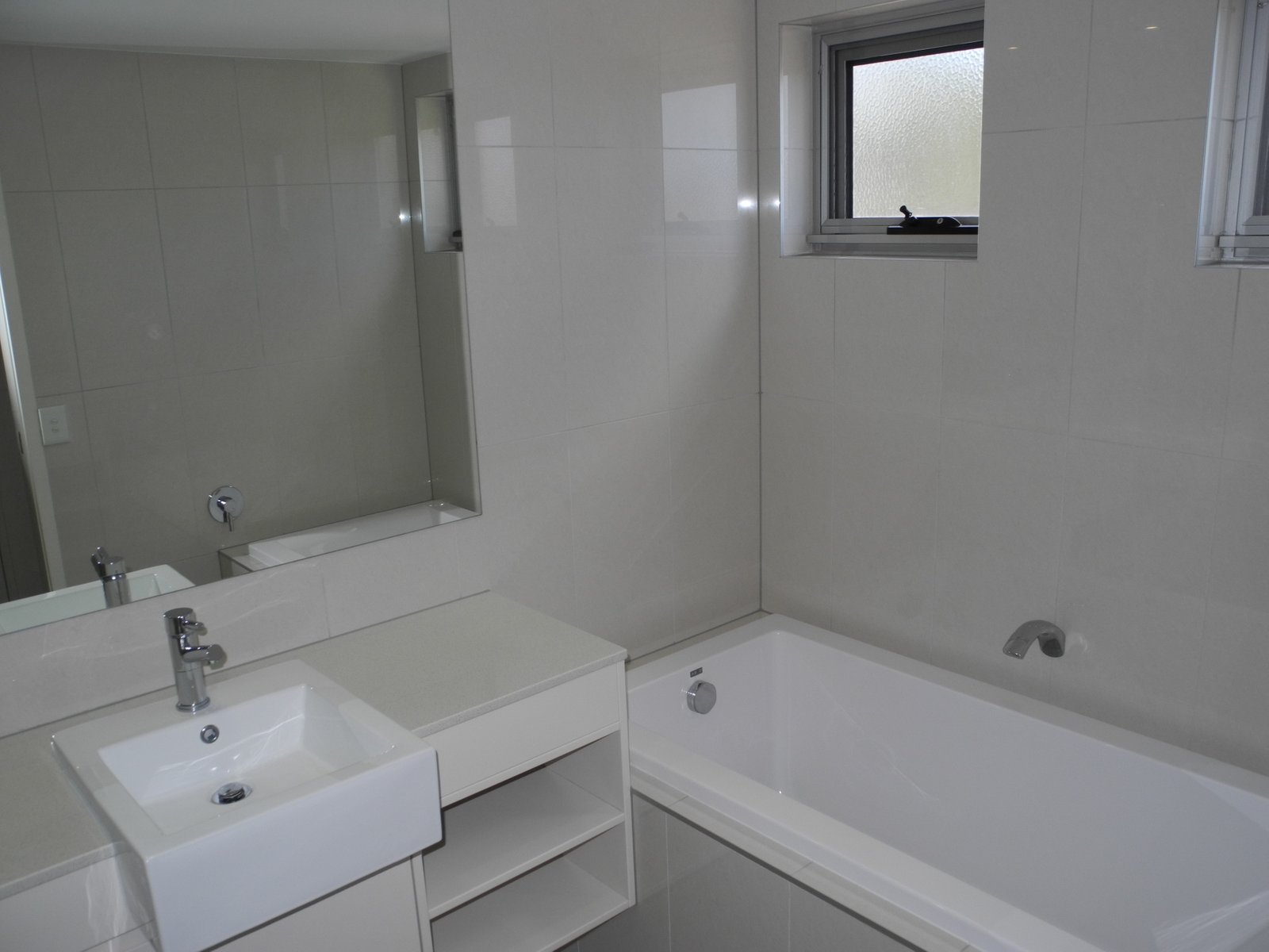 4/2 The Promenade BOYNE ISLAND 17