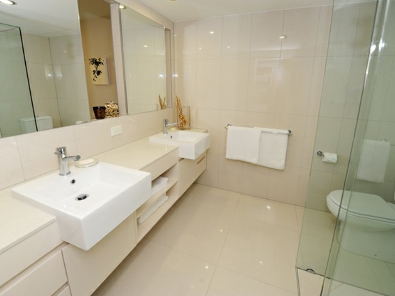 4/2 THE Promenade BOYNE ISLAND 5