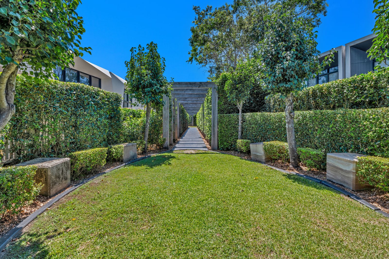 42 Theatre Drive BENOWA 16