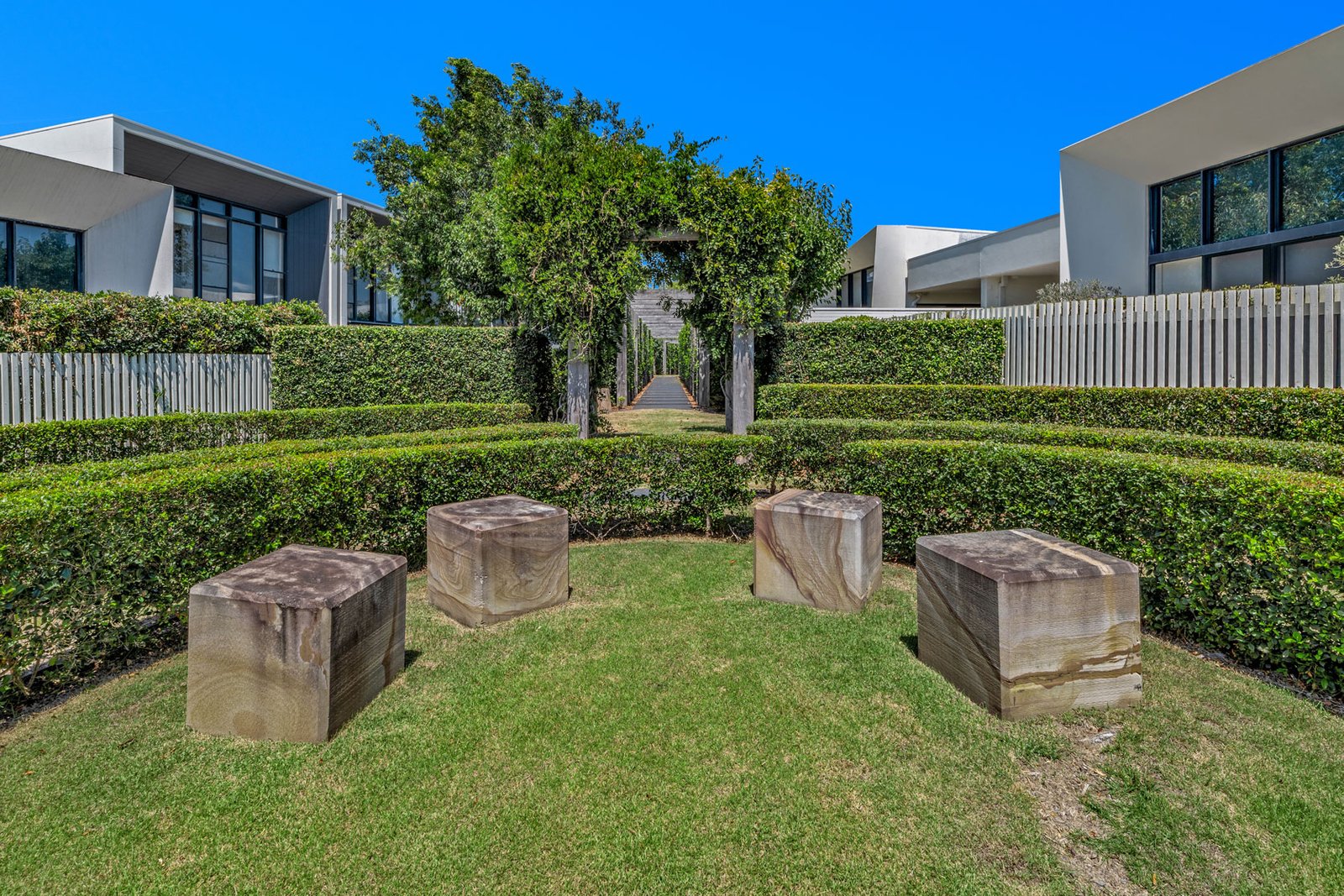 42 Theatre Drive BENOWA 17