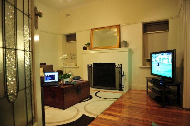 Gallery: 42 Thompson Street