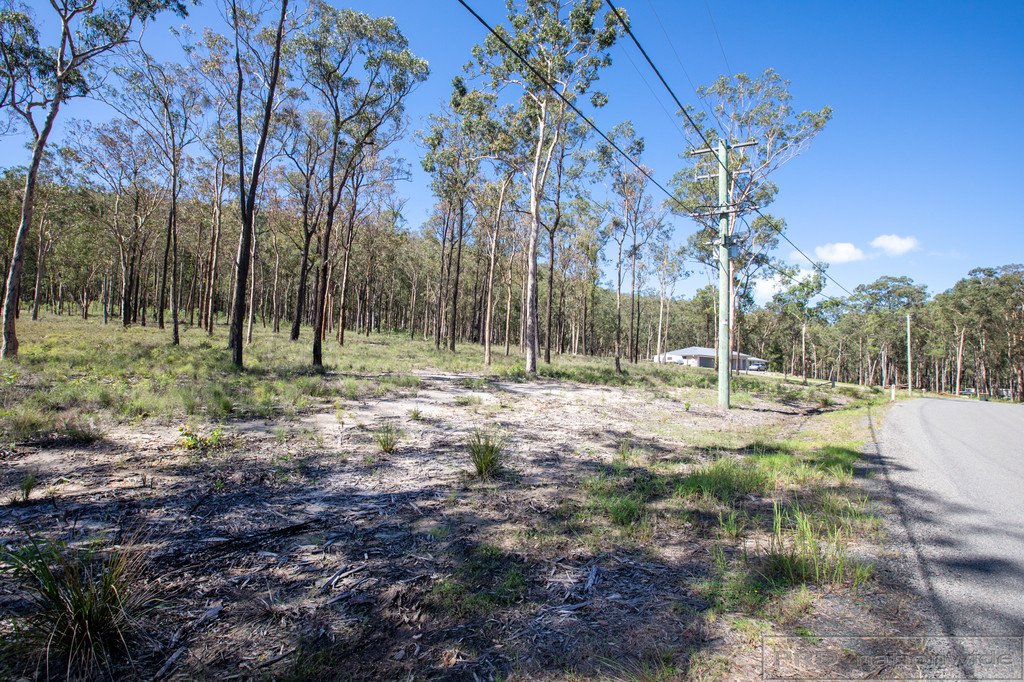 42 Timbertop Road GLEN OAK 3
