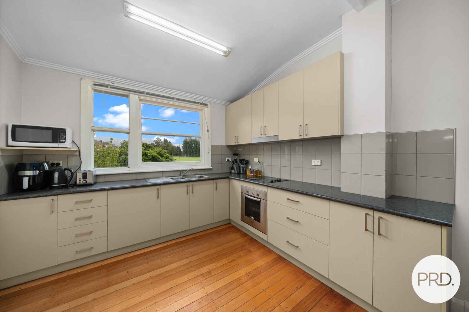 42 Tower Road NEW TOWN 4