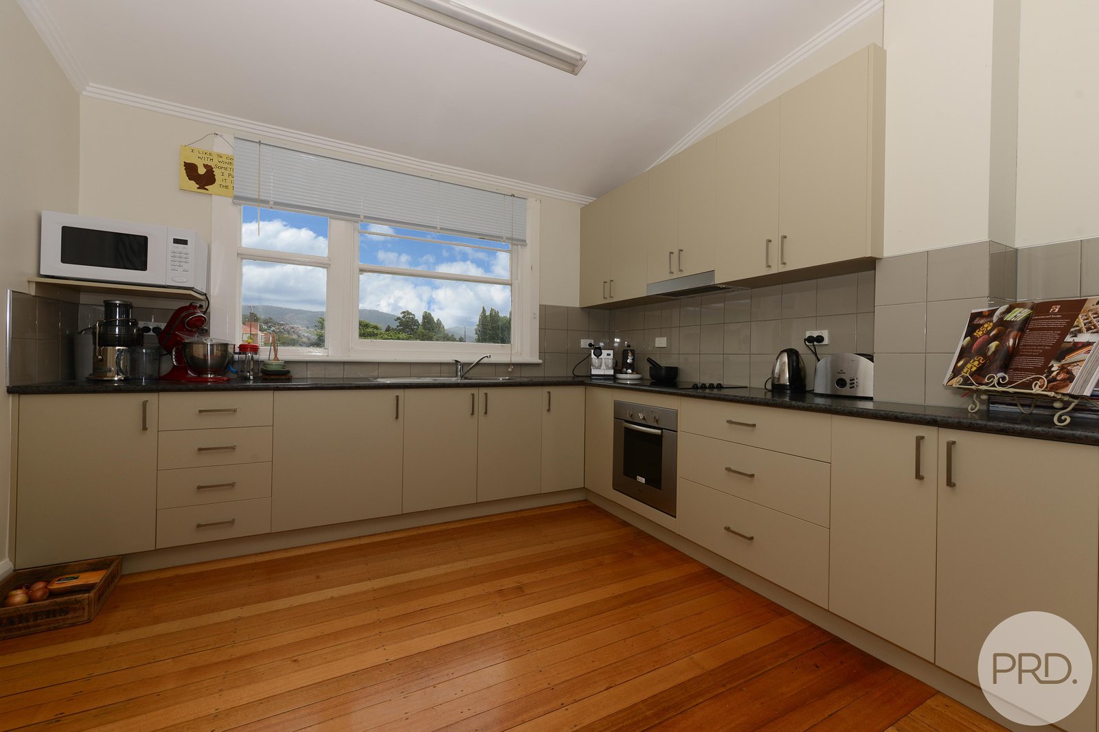 42 TOWER Road NEW TOWN 4