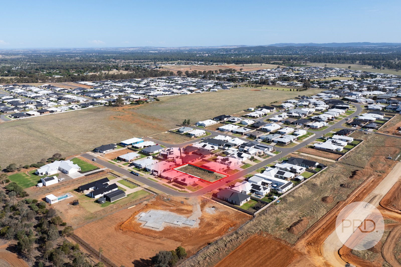 42 Valencia Drive GOBBAGOMBALIN 2