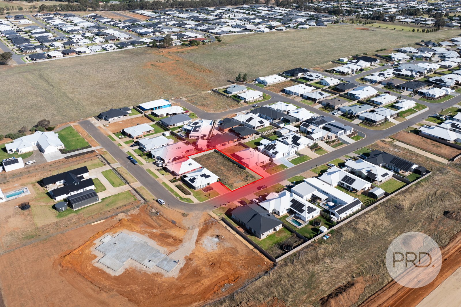 42 Valencia Drive GOBBAGOMBALIN 3