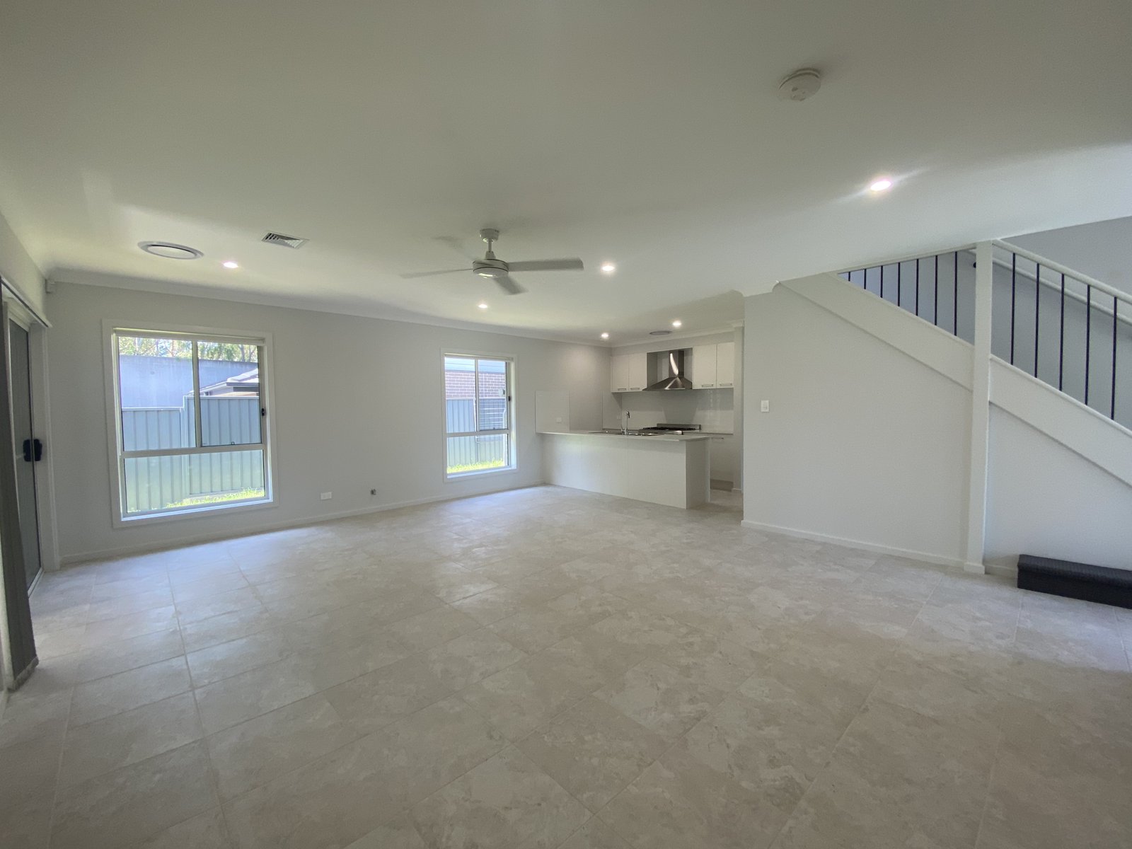 42 Vlatko Drive WEST HOXTON 2