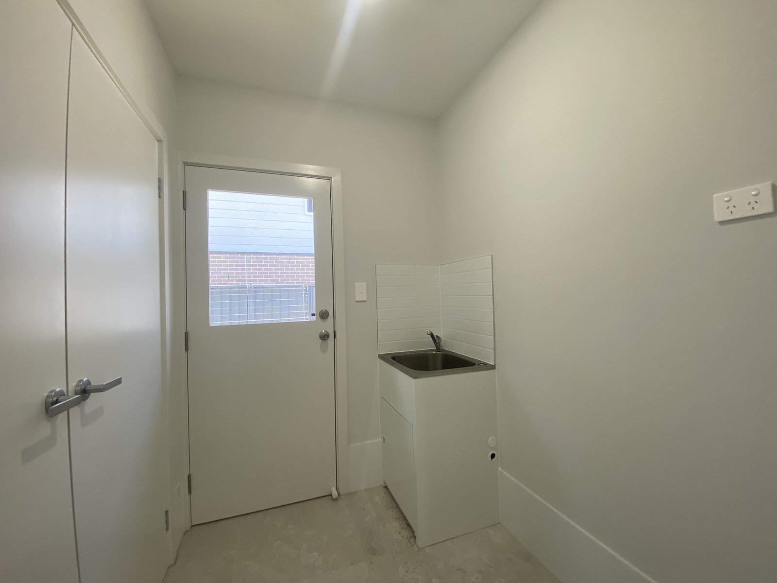 42 Vlatko Drive WEST HOXTON 15