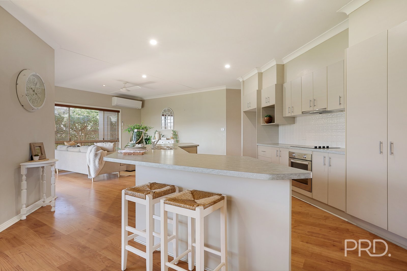 42 Warwick Road HILLVUE 13