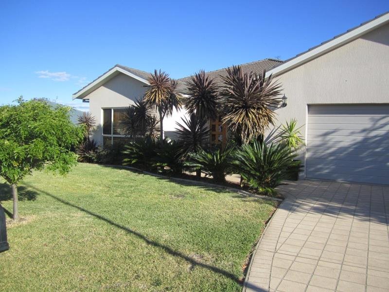 42 Warwick Road TAMWORTH 9