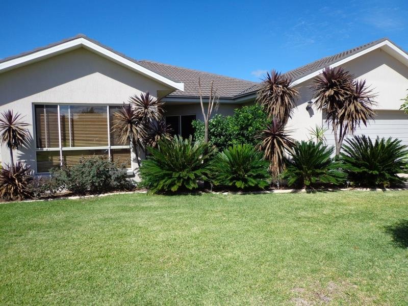 42 Warwick Road TAMWORTH 2