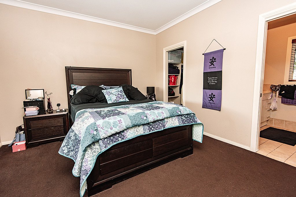 42 Warwick Road TAMWORTH 4