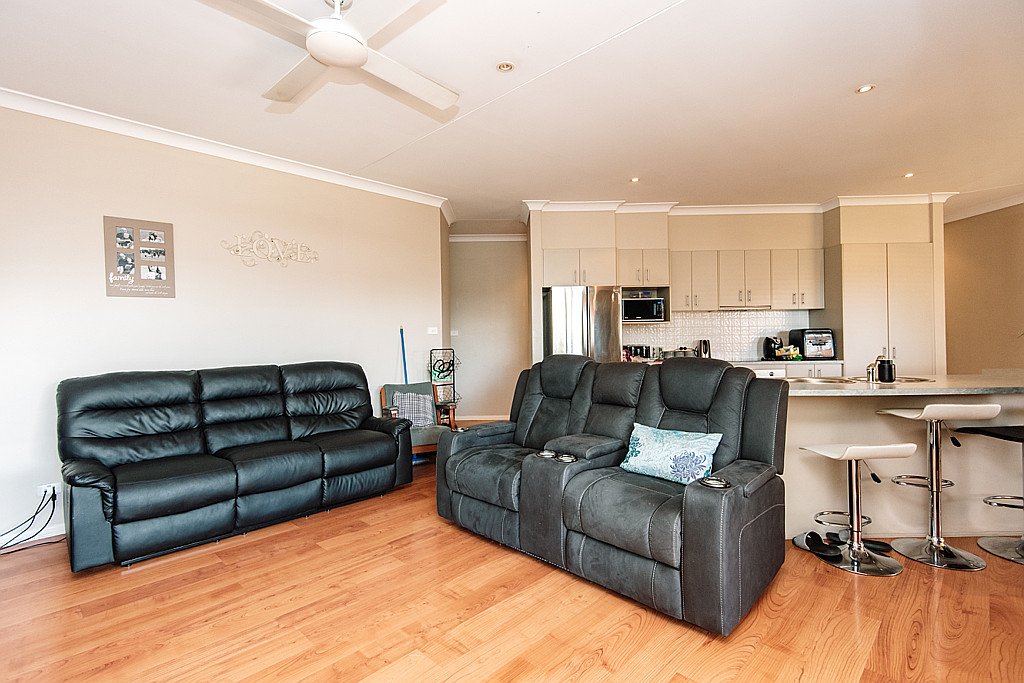 42 Warwick Road TAMWORTH 4