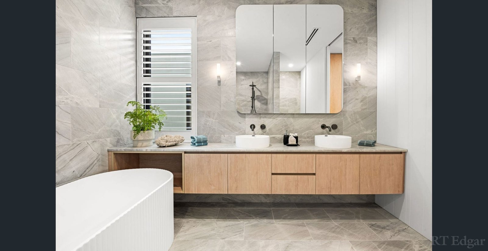 Real Estate and Property in 42 Wattle Grove, Portsea, VIC