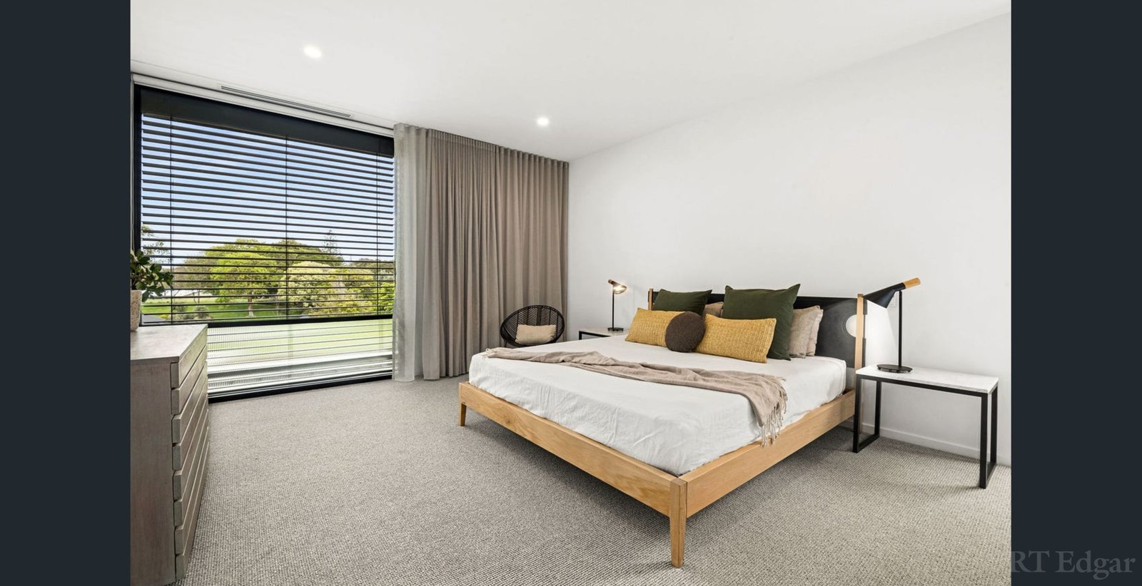 Real Estate and Property in 42 Wattle Grove, Portsea, VIC