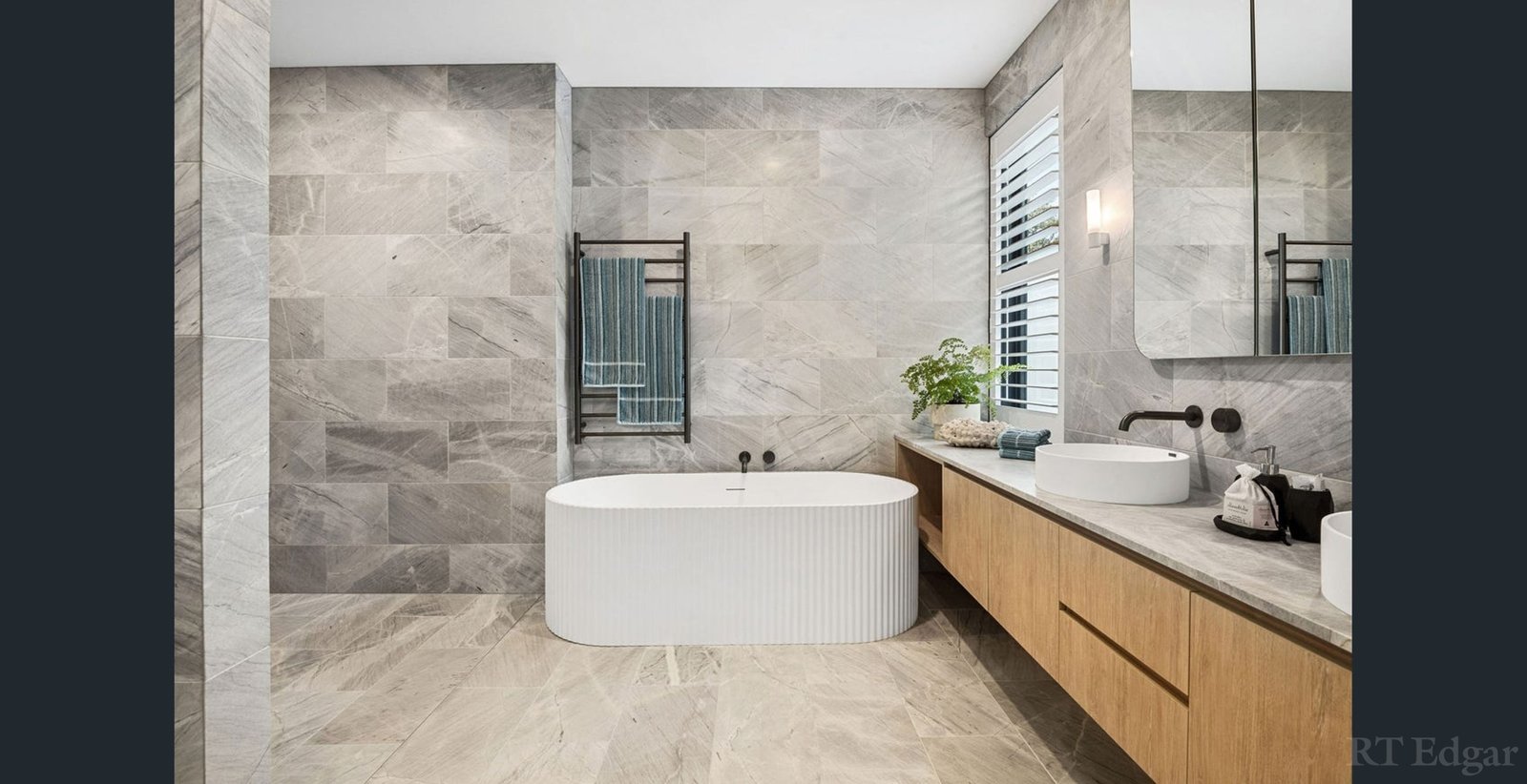 Real Estate and Property in 42 Wattle Grove, Portsea, VIC