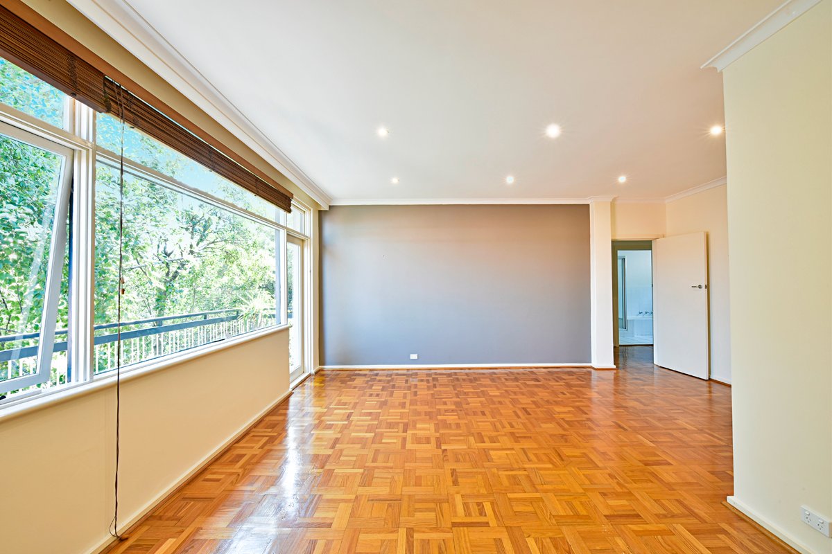 Gallery: 4/2 Westbury Grove