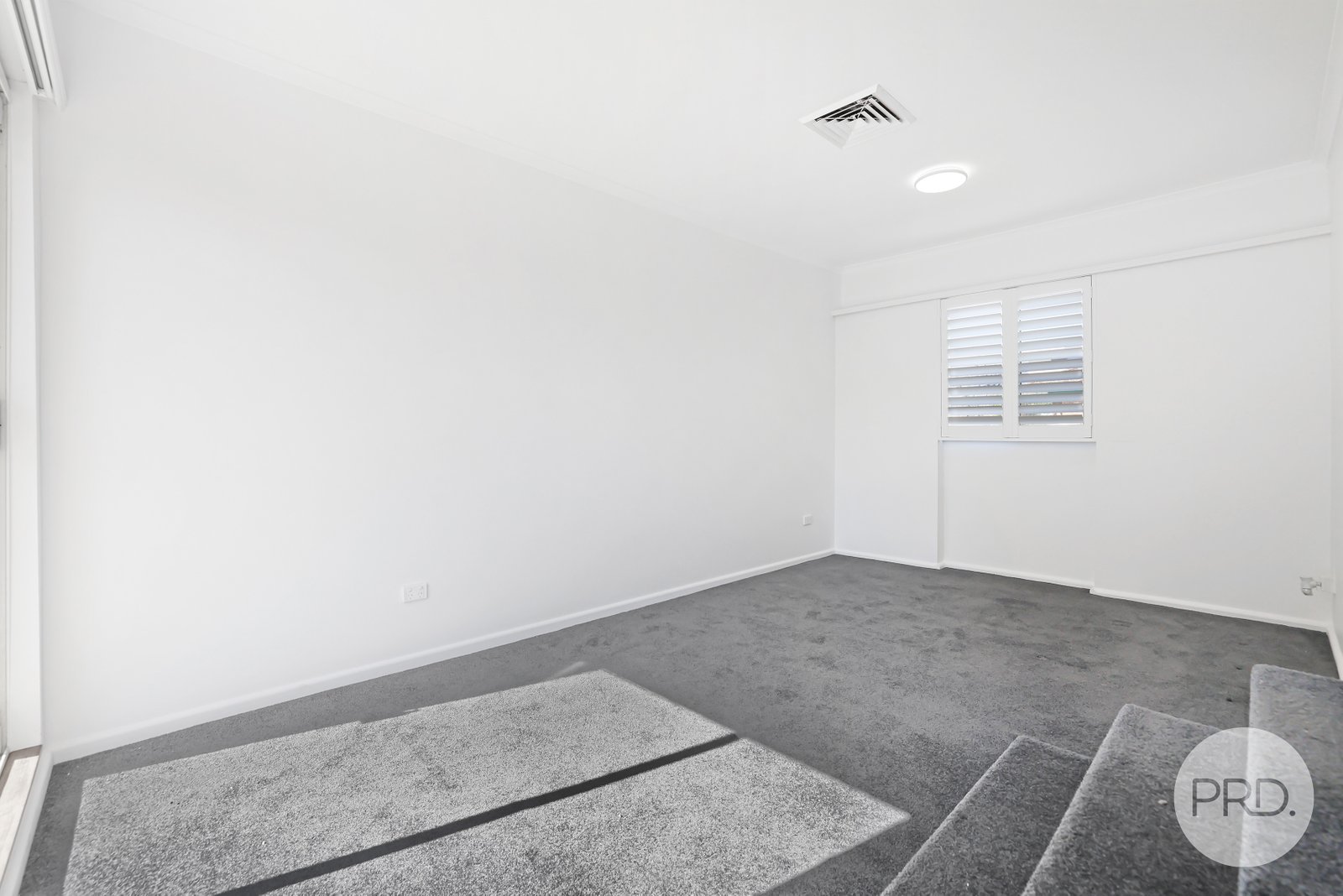 42 Wilburtree Street TAMWORTH 16