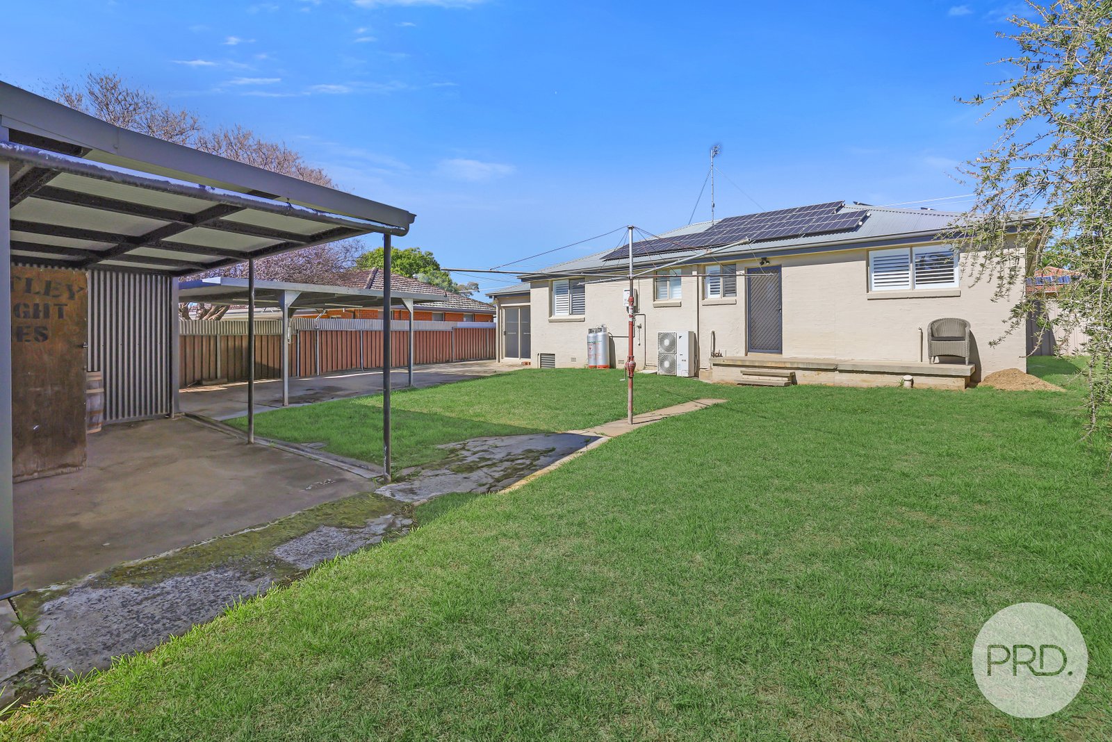 42 Wilburtree Street TAMWORTH 18
