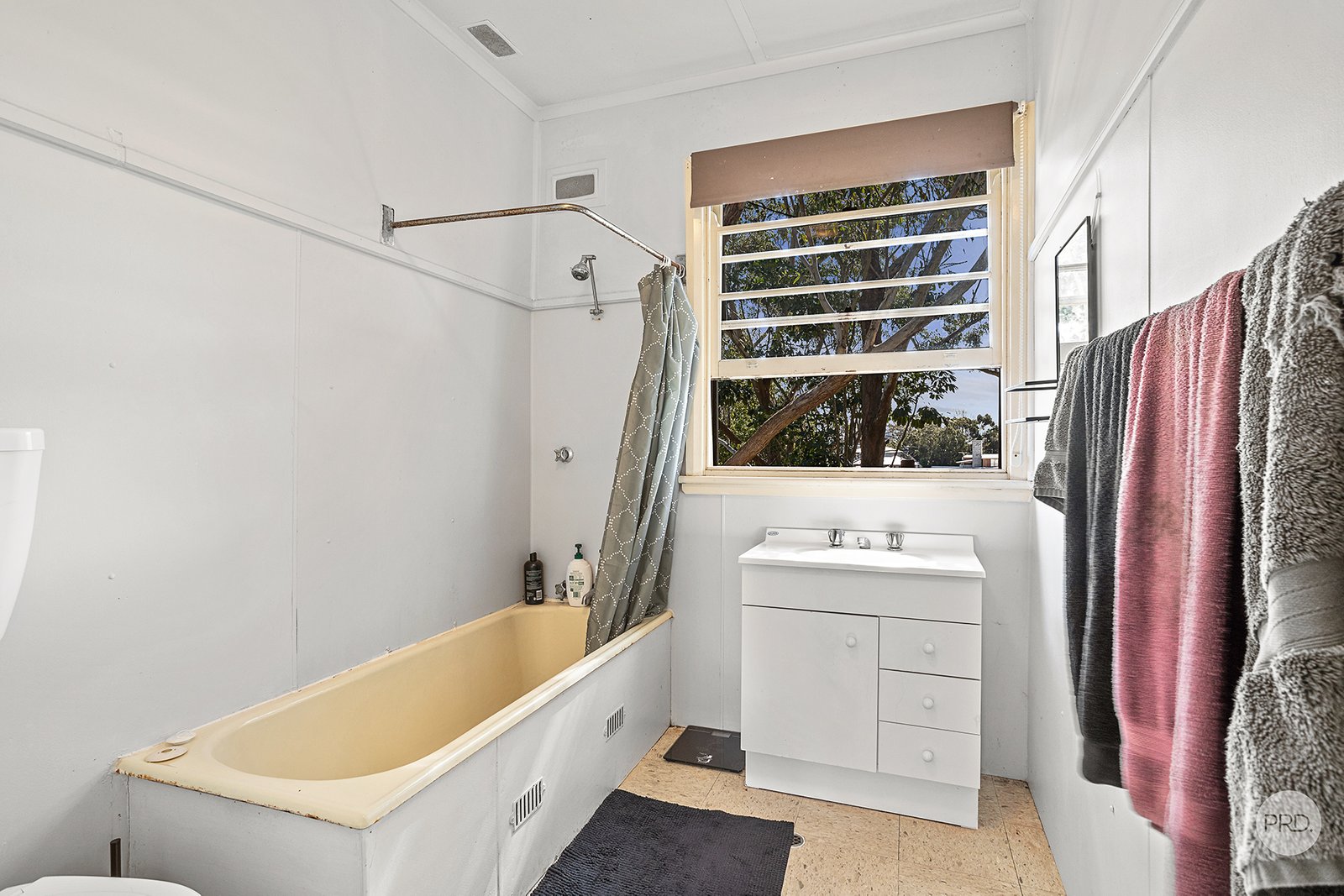 42 Yoolarai Crescent NELSON BAY 14