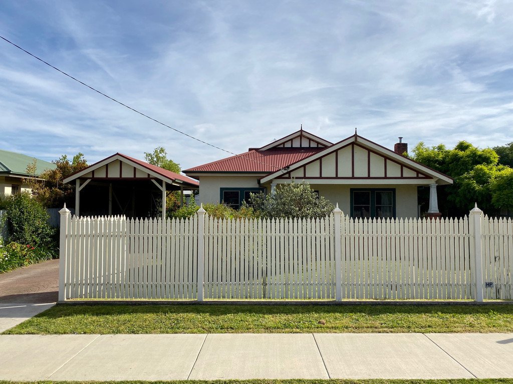 420 Hovell Street SOUTH ALBURY 2
