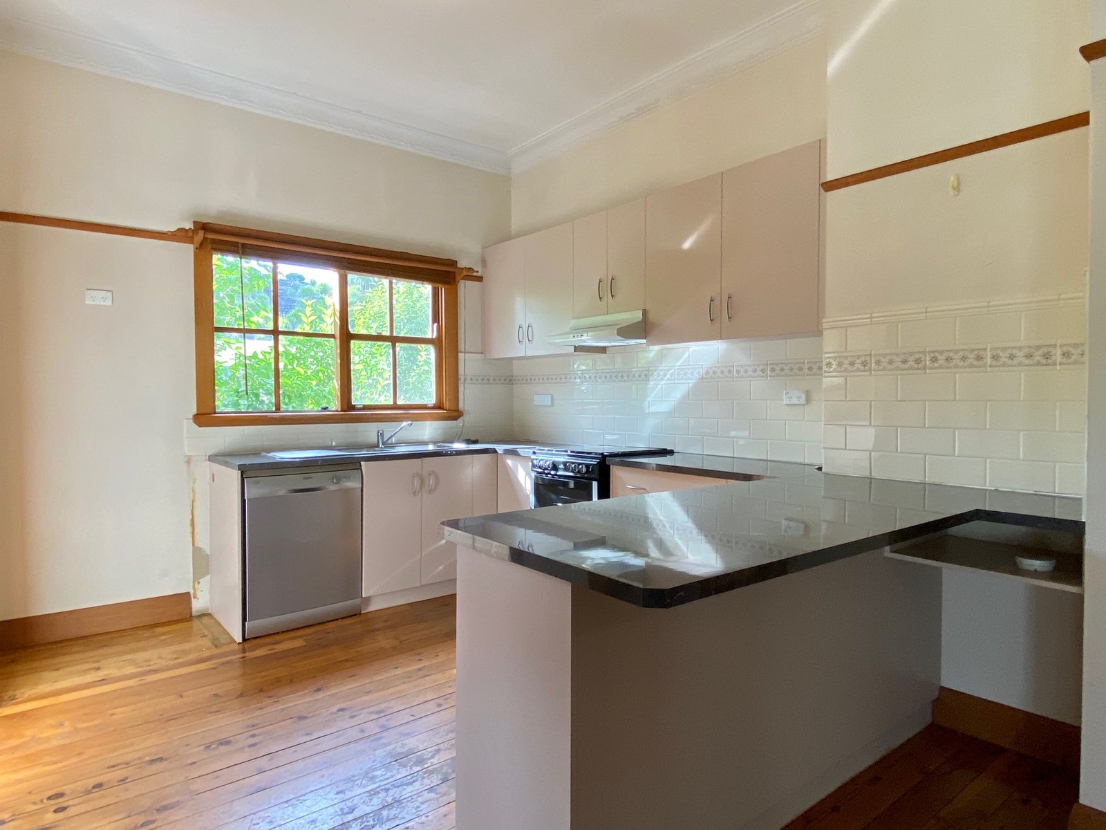 420 Hovell Street SOUTH ALBURY 4