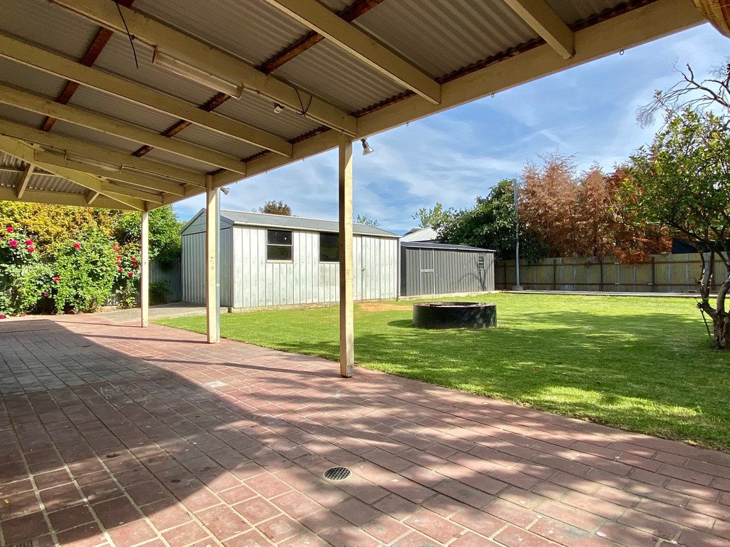 420 Hovell Street SOUTH ALBURY 13