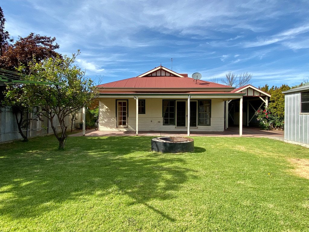 420 Hovell Street SOUTH ALBURY 14