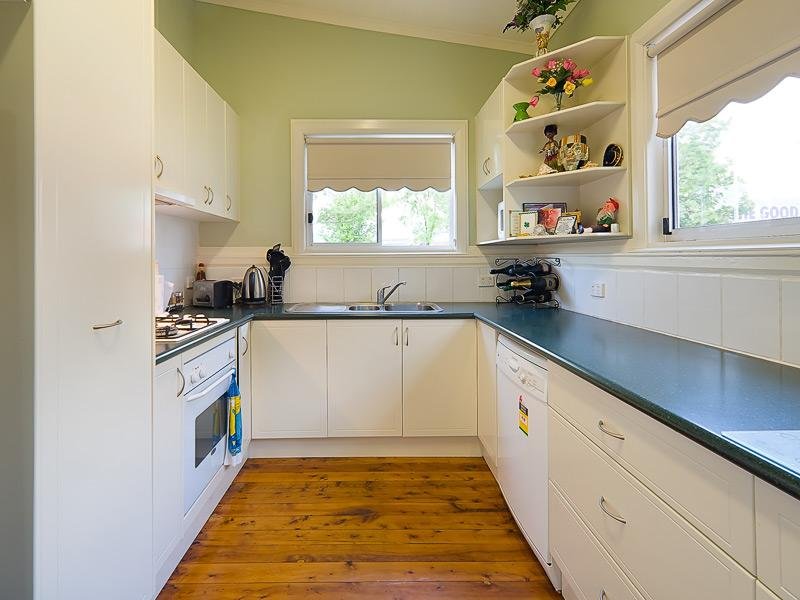 420 Macauley Street SOUTH ALBURY 3