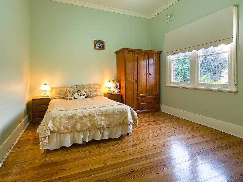 420 Macauley Street SOUTH ALBURY 8