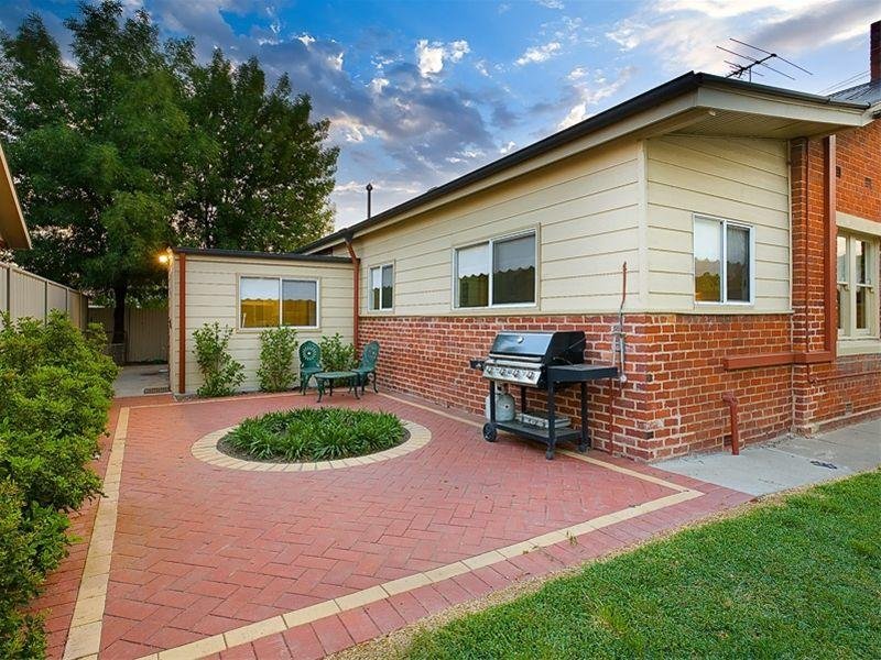 420 Macauley Street SOUTH ALBURY 12