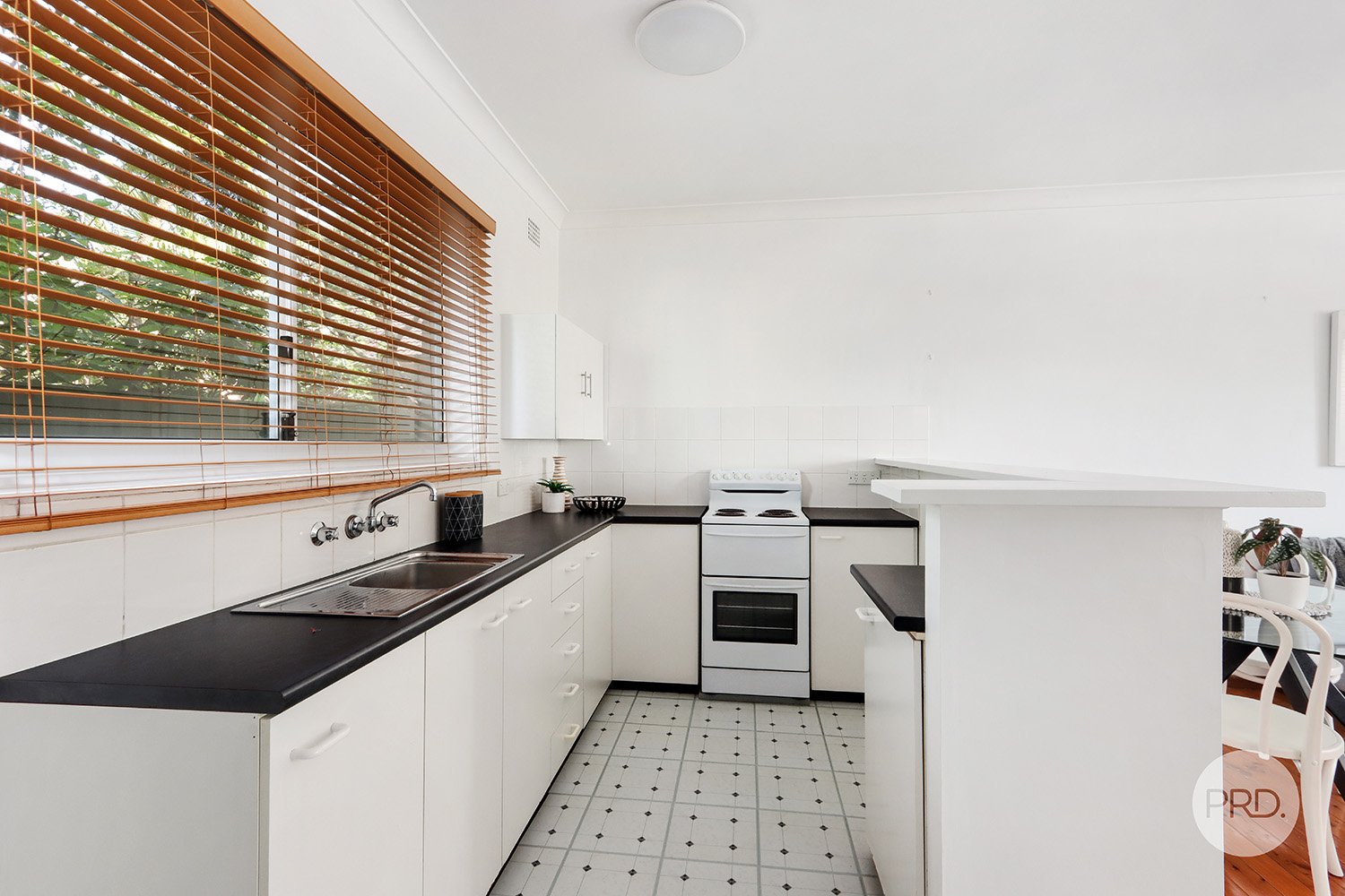 4/20 Seaforth Avenue WOOLOOWARE 5