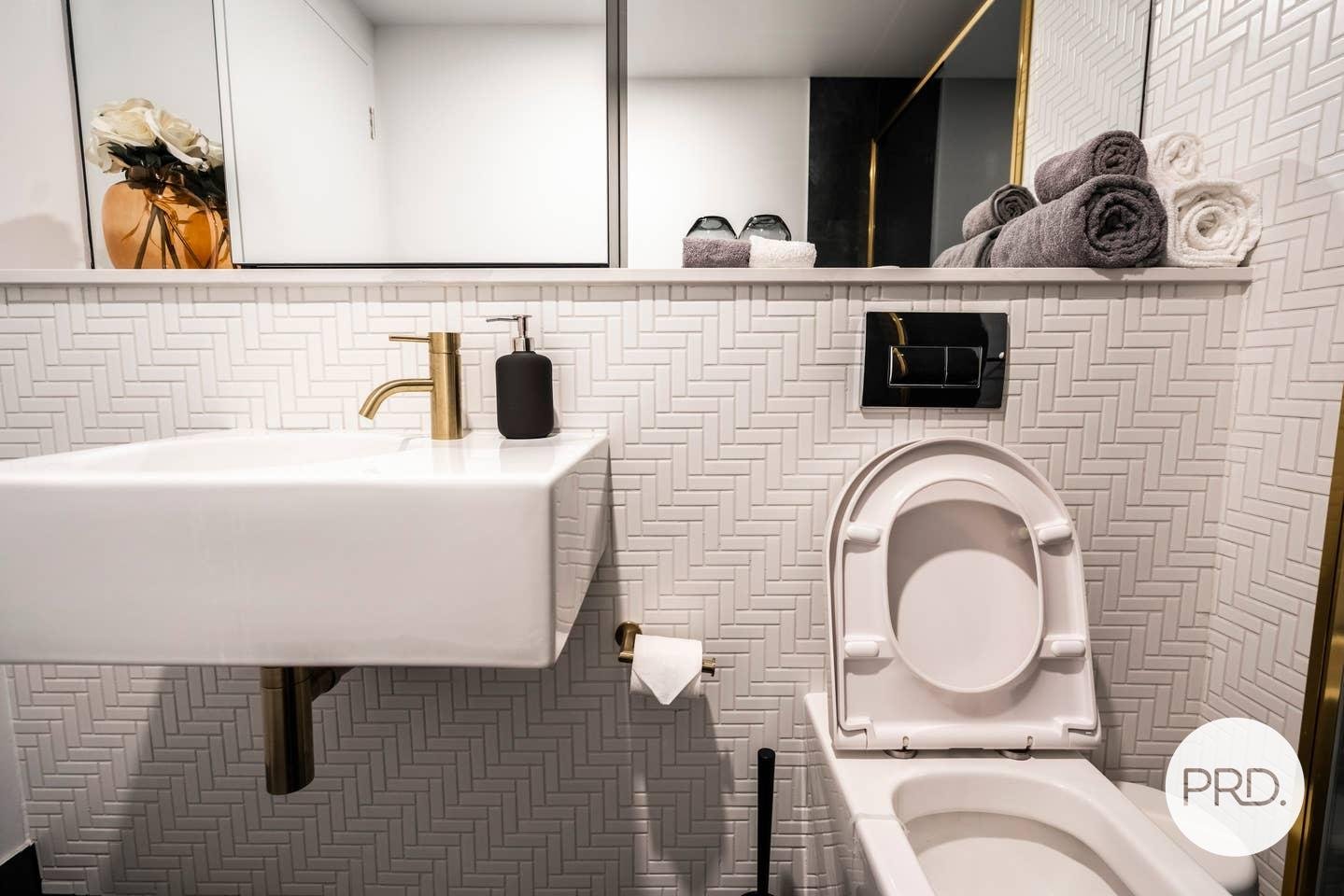 420/1 Elouera Street BRADDON 11