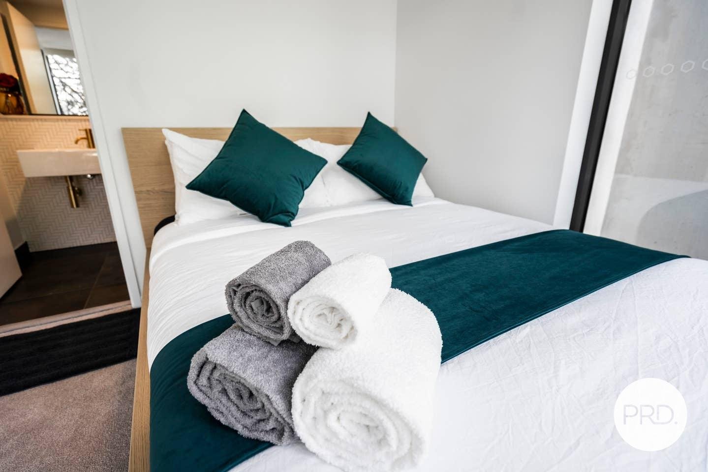 420/1 Elouera Street BRADDON 14