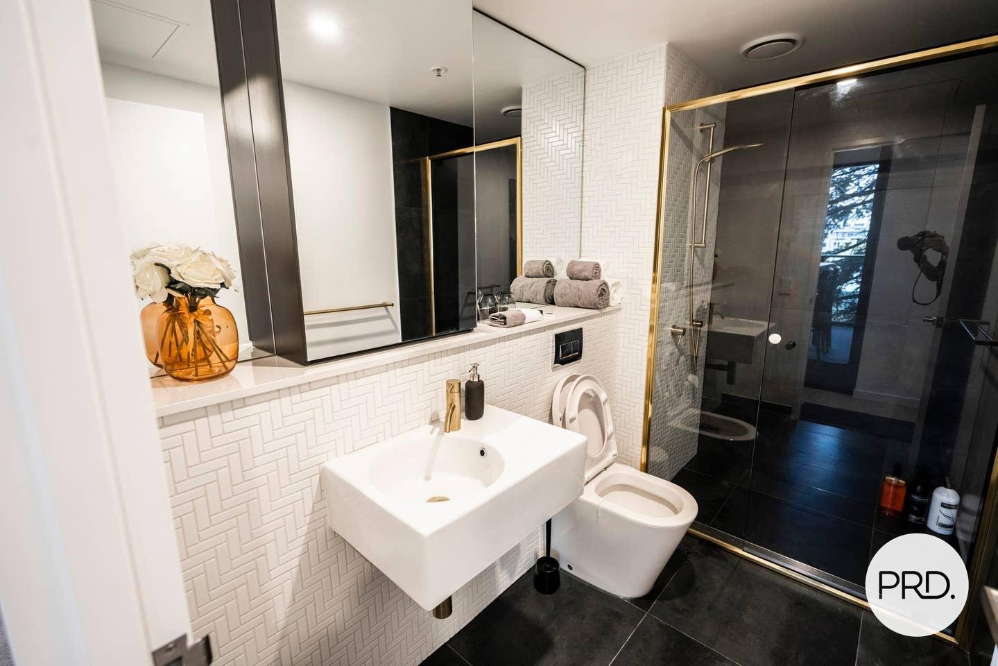 420/1 Elouera Street BRADDON 17