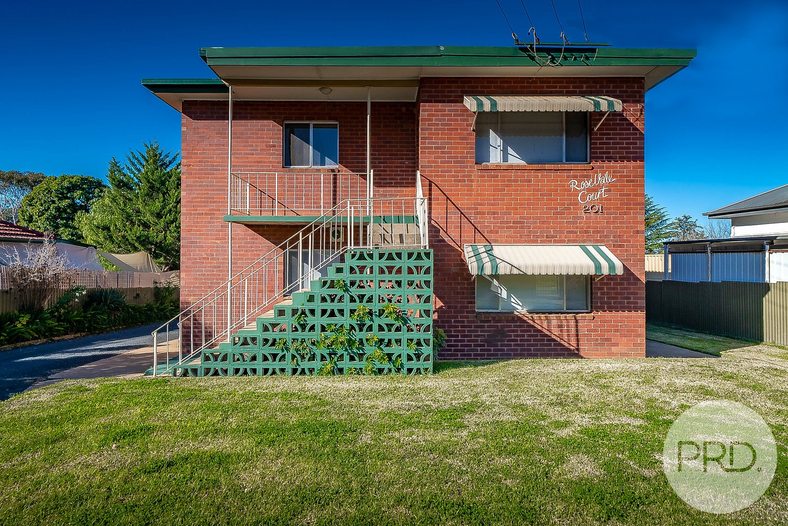 4/201 Lake Albert Road KOORINGAL 1