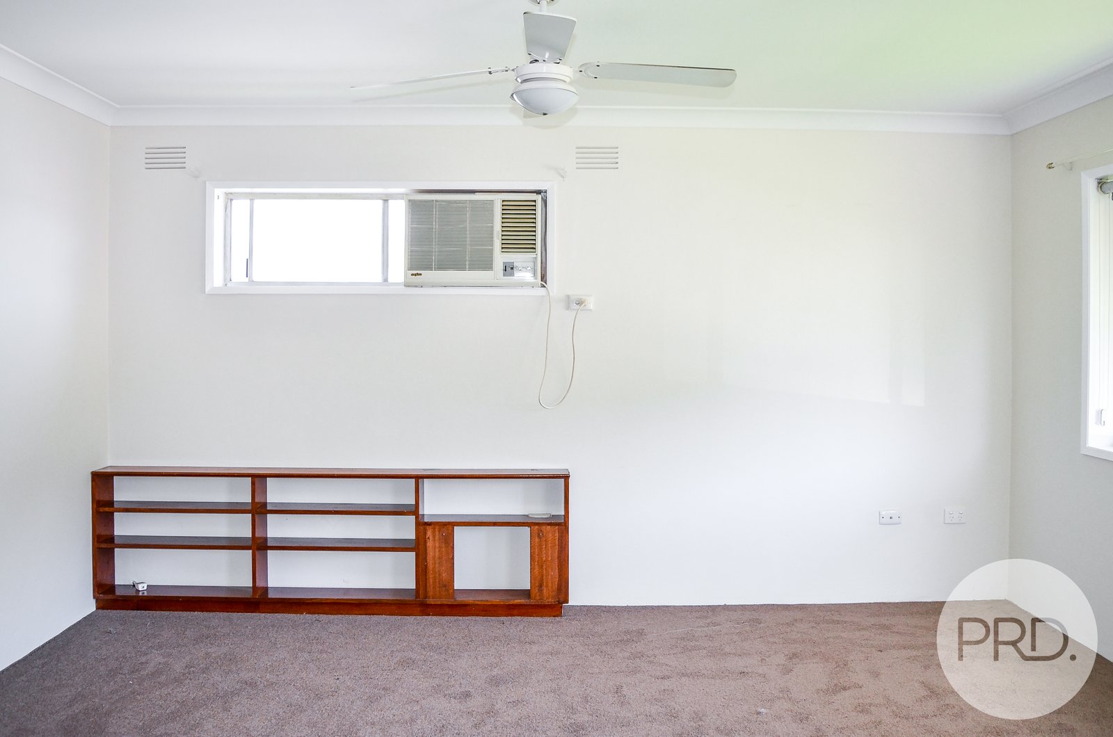4/201 Lake Albert Road KOORINGAL 5